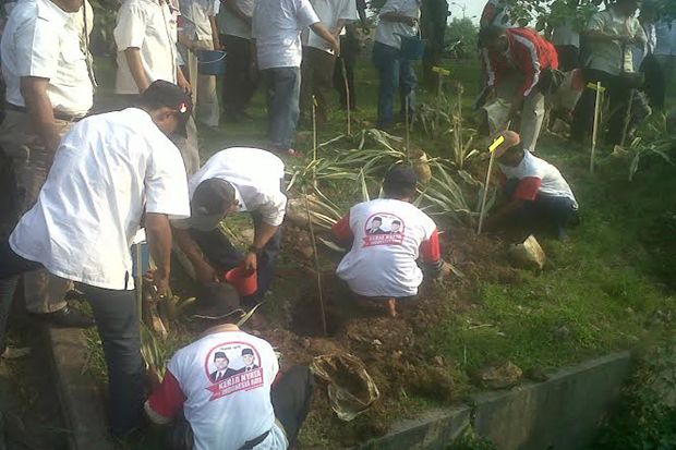 Relawan Prabowo-Hatta Gelar Aksi Tanam Pohon