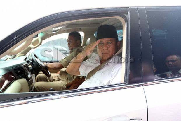Prabowo Kunjungi Habib Syeh Usai Ziarah Makam Soeharto
