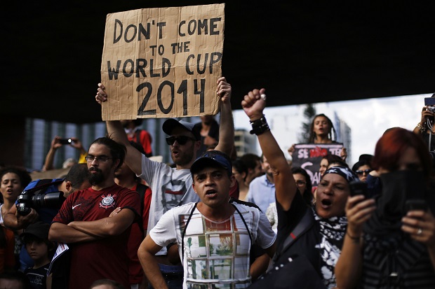 Lima Alasan Piala Dunia 2014 Tak Bermutu