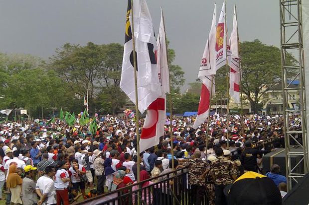Pendukung Prabowo-Hatta Tumpah Ruah di Kampanye Akbar