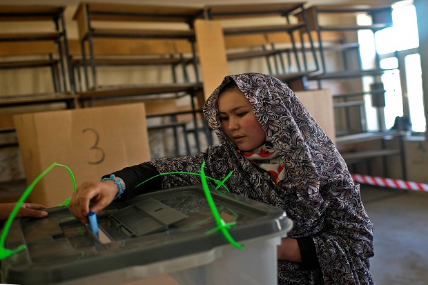 Afghanistan Gelar Pemilu di Bawah Ancaman Taliban