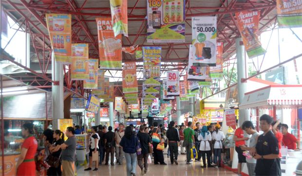 Smartphone Tebar Pesona di Jakarta Fair Kemayoran