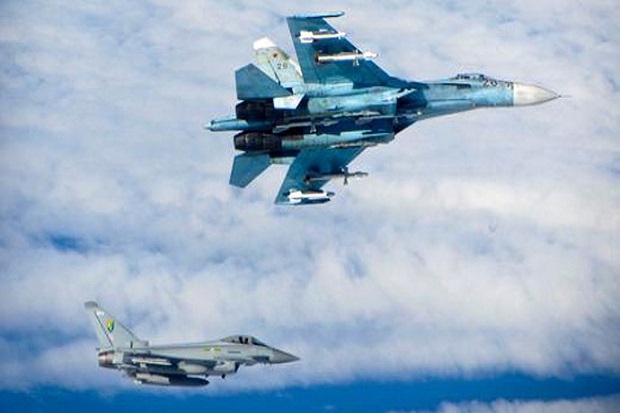 Jet Inggris Cegat 4 Pesawat Tempur Rusia di Langit Baltik