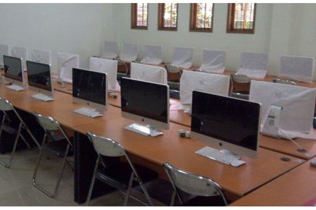 Guru di Perbatasan RI-Timor Leste Tak Bisa Operasikan Komputer