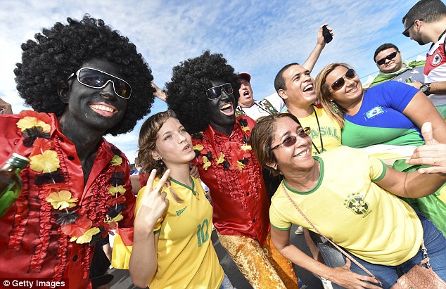 Wajah Dicat Hitam, Fans Jerman Dituding Rasis