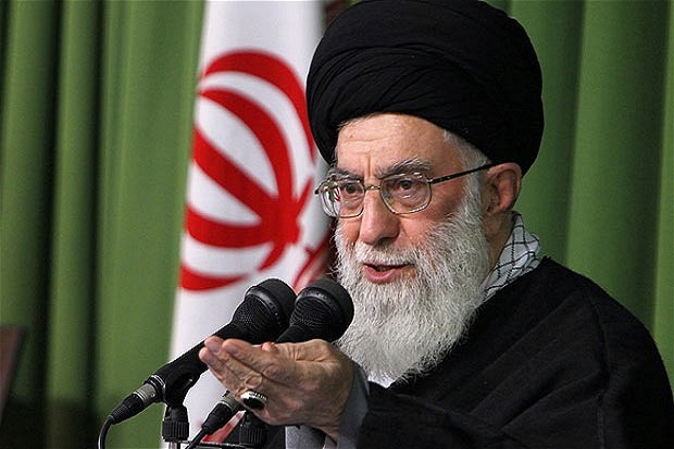 Khamenei: Krisis Irak Salah AS