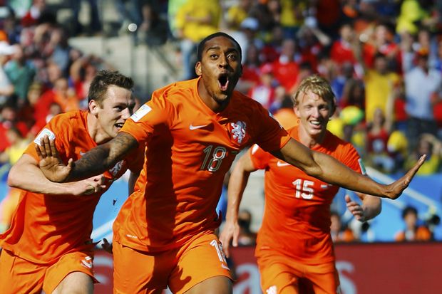 Tak Terkalahkan, De Oranje Juara Grup B