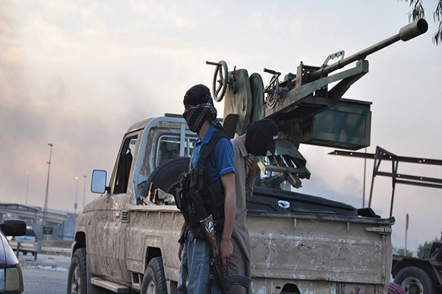 Pesawat Tempur Misterius Bombardir Sarang ISIS di Irak