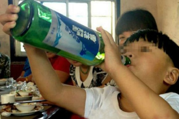 Bocah 2 Tahun di China Dicemaskan Jadi Alkoholik Termuda