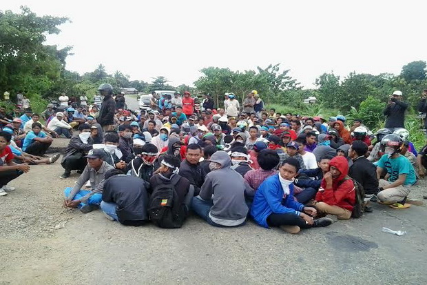 Aksi Warga Boikot Trans Sulawesi Bubar