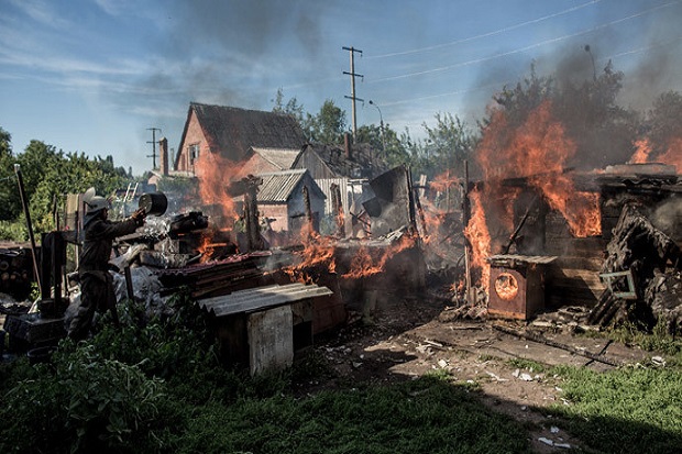 Perang Dimulai, Ukraina Timur Hujan Mortir