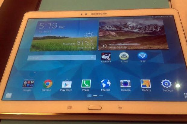 Samsung GALAXY Tab S Tablet Tipis dan Tajam