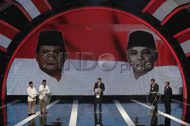 Ribuan Pendukung Prabowo dan Jokowi Padati Hotel Bidakara
