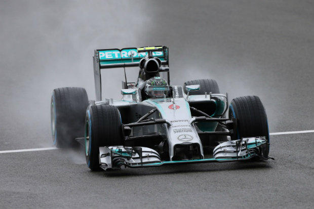 Rosberg Pimpin Balapan Silverstone