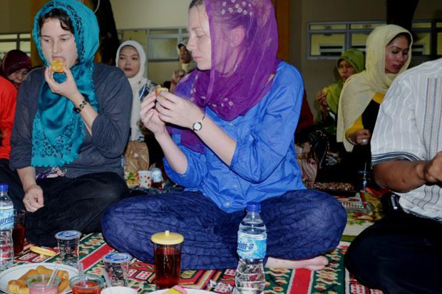 Ramadan di AS, Warga Non-Muslim Diajak Buka Puasa di Masjid