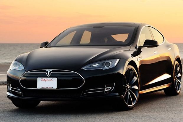 Kompetisi Hacking Tesla Model S, Berhadiah USD10 Ribu