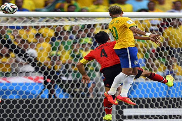 Meledaknya Bom Waktu Sepak Bola Brasil
