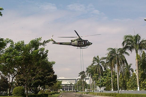 TNI Gelar Simulasi Pembebasan Sandera dan Pengamanan KPU