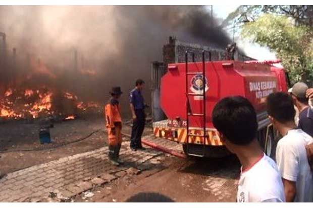 Terkena Percikan Api, Gudang Milik Anggota TNI Ludes