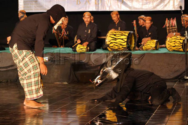 Kritiki Politik Indonesia, Teater UI Pentaskan Naskah Rendra