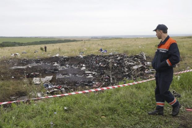 Tanah Donetsk Penuh Tengkorak dan Puing MH17