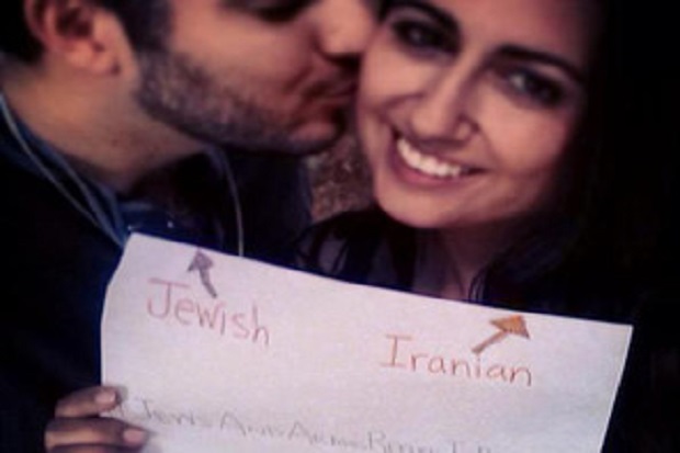 Saat Gaza Membara, Muncul Kampanye Ciuman Arab-Yahudi