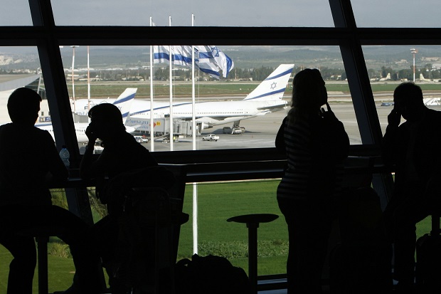 Hamas Bombardir Bandara Israel