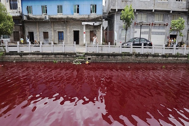 Air Sungai di China Mirip Darah dalam Hitungan Menit