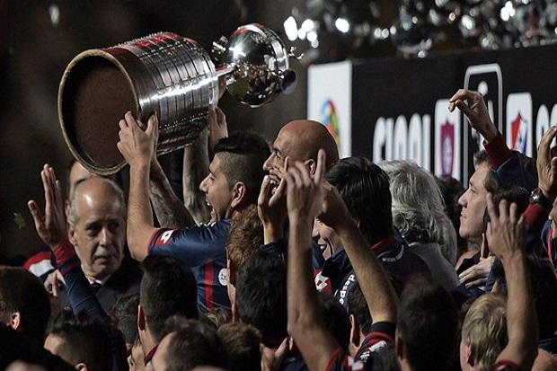 San Lorenzo Angkat Trofi Copa Libertadores