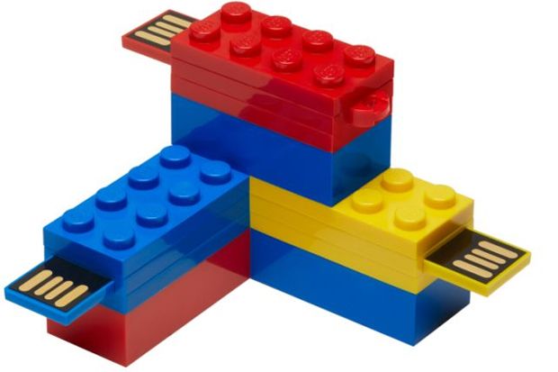 USB Unik Berbentuk Lego yang Multi Fungsi