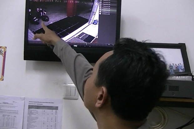Aksi Pencuri Motor di Kendal Terekam CCTV