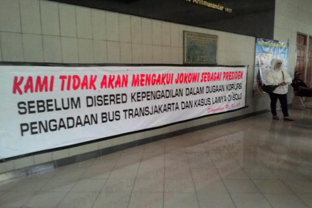 Spanduk Tolak Jokowi Presiden Terpasang di Bandung