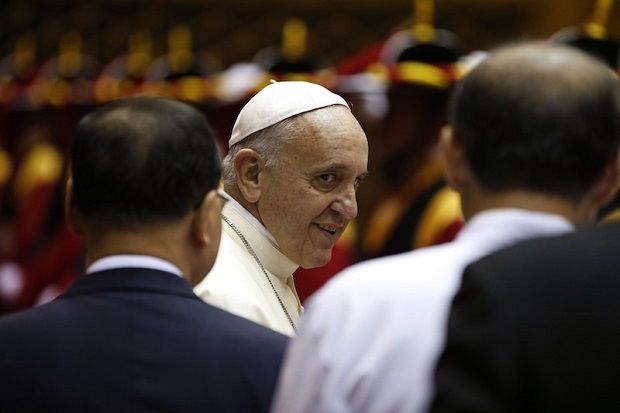 Paus Persilakan Warga Dunia Perangi ISIS