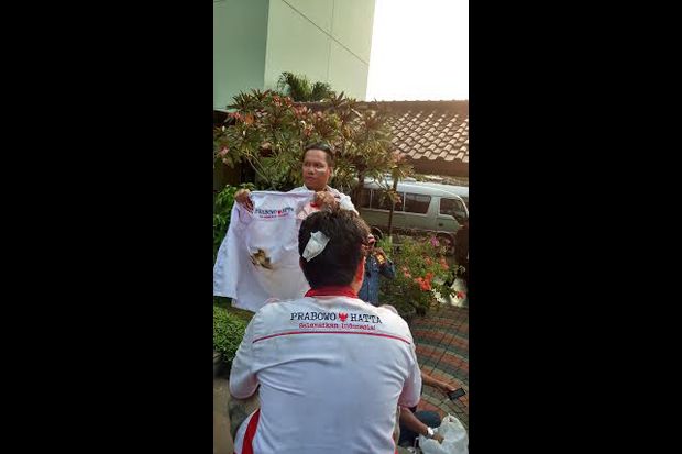 Kepala Relawan Prabowo-Hatta Terkena Peluru Karet