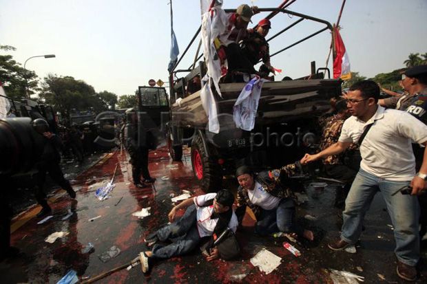 Kubu Prabowo Nilai Polisi Berlebihan Hadapi Demonstran