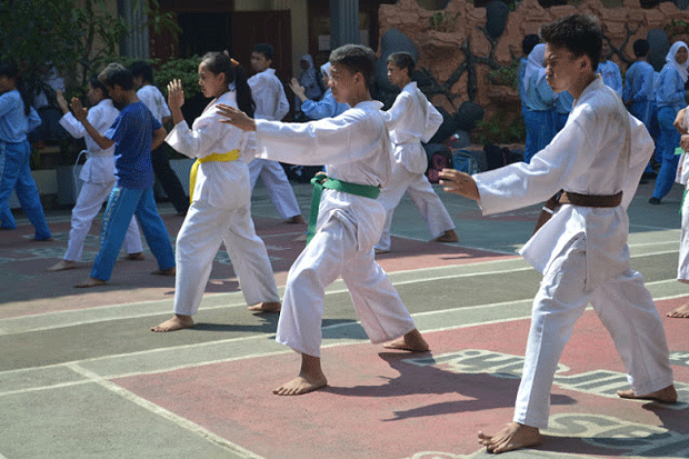 Bocah SMP Borong 6 Emas di Kejuaraan Karate Dunia