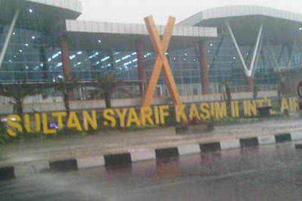 Bandara Pekanbaru Diselimuti Asap, Citilink Mendarat di Batam