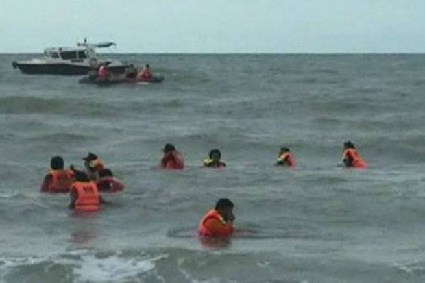 Kapal Tenggelam, 8 Nelayan Indramayu Hilang