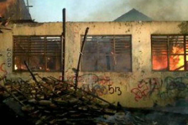 Madrasah Terbakar, Dokumen dan Buku Tak Bisa Diselamatkan