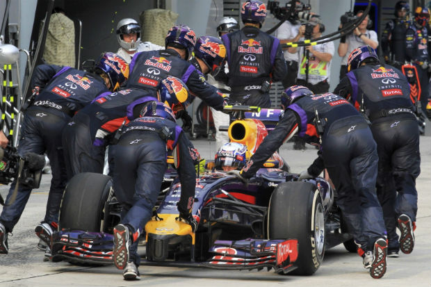Ricciardo Sambut Pesan Red Bull