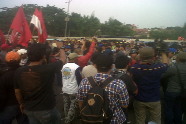 Demo RUU Pilkada, Polisi Amankan Tiga Mahasiswa