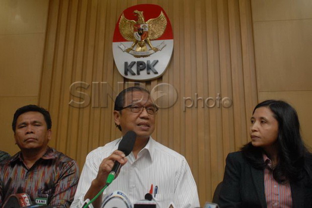 KPK Tak Bantah Tangkap Gubernur Riau