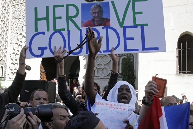 Gourdel Dipenggal, Ribuan Muslim Prancis Turun ke Jalan