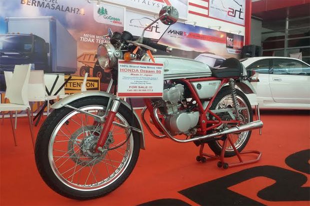 Honda Dream 50 Curi Perhatian Pengunjung IIMS 2014