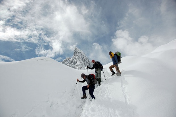 Dua Pendaki Eropa Tewas Diterjang Longsor Salju Himalaya