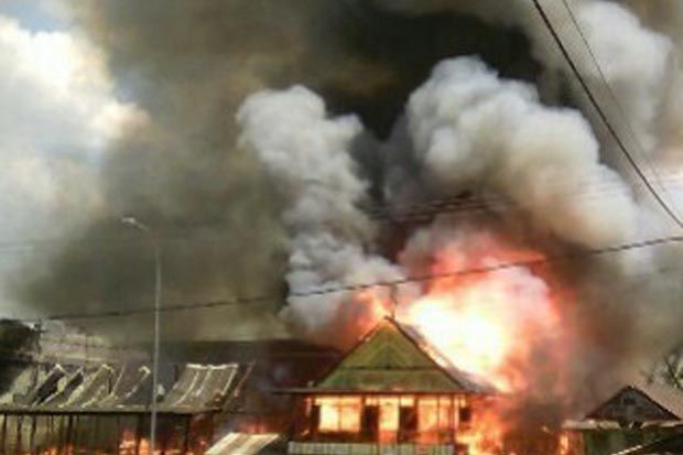 Kebakaran Ludeskan Empat Rumah di Wajo