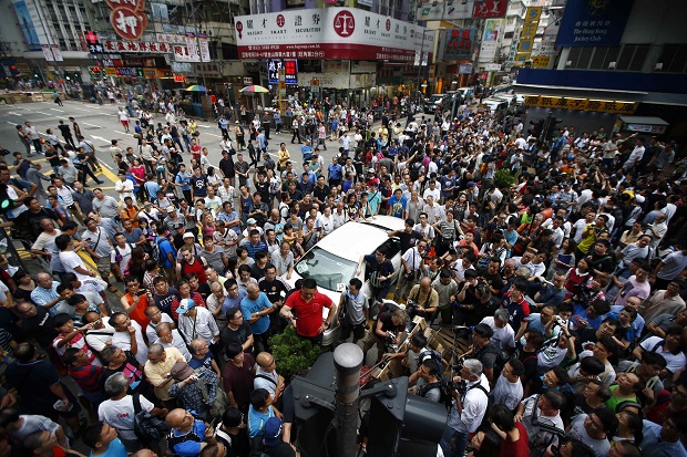 Pemerintah Siap Bersihkan Jalanan Hong Kong