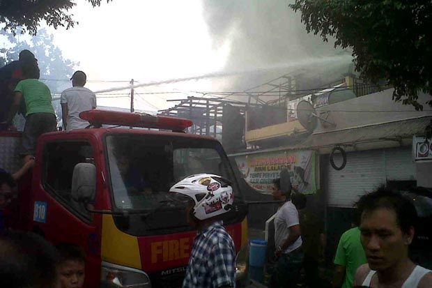 Kebakaran di Manado Hanguskan Tujuh Rumah