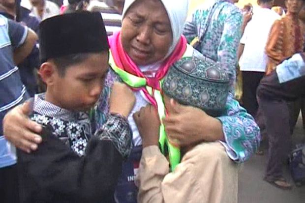 Isak Tangis Warnai Kedatangan Haji Jombang