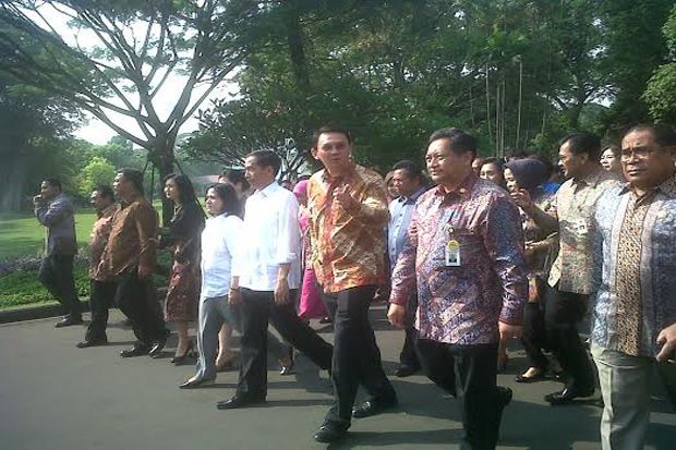 Staf Istana Tunjukkan Tanaman Megawati ke Jokowi